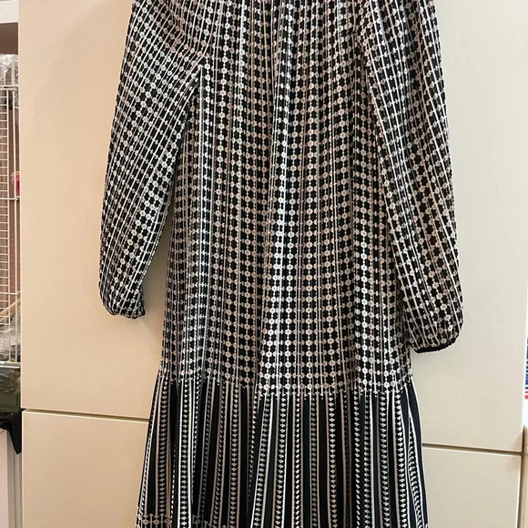 Max studio dress Sz XS  fit flare midi ribbed black/white/ beige - Picture 3 of 9